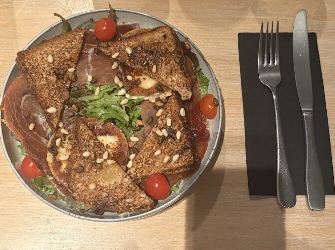 Restaurant L’ Elfe Assis à Levallois-Perret, France