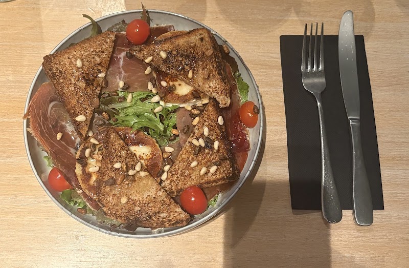 Restaurant L’ Elfe Assis à Levallois-Perret, France