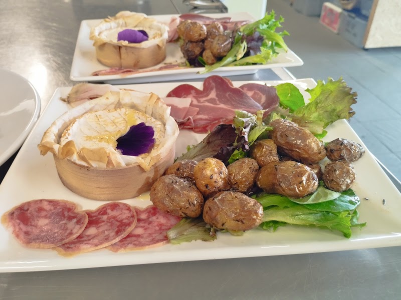 Restaurant La Bastide Des Oliviers La Cale à Villeneuve-sur-lot, France