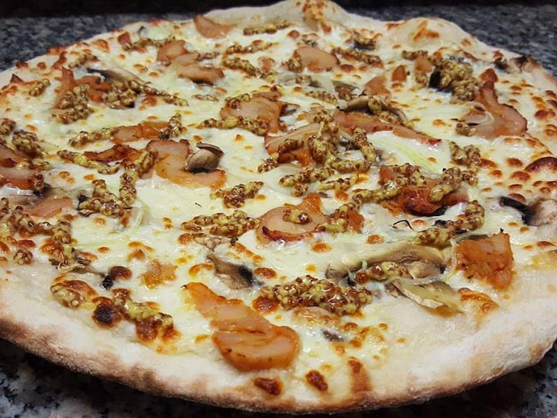 Restaurant La Bella Napoli à Gray, France