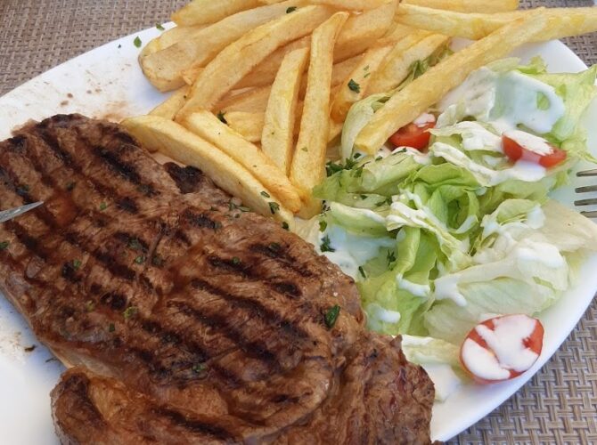 Restaurant La belle Epoque à Courbevoie, France