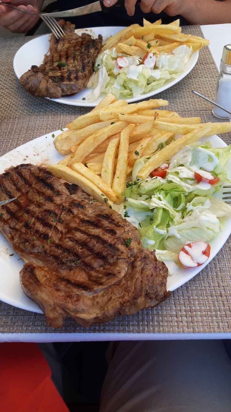 Restaurant La belle Epoque à Courbevoie, France