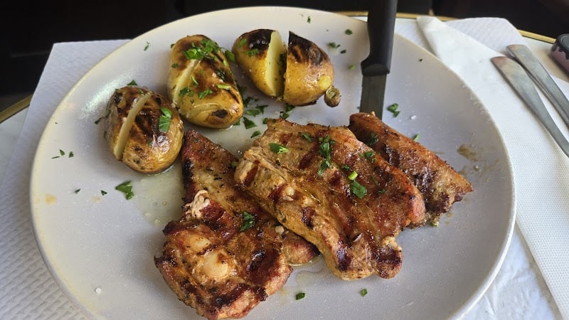 Restaurant La Bonne Braise à Saint-Ouen-sur-Seine, France