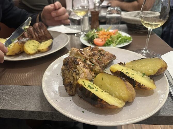 Restaurant La Bonne Braise à Saint-Ouen-sur-Seine, France