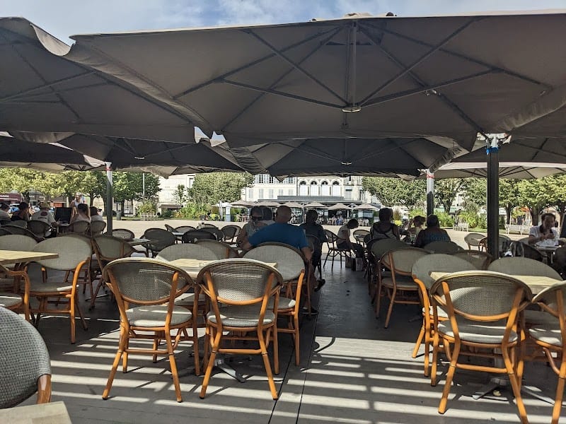 Restaurant La Brasserie des Demoiselles à Rochefort, France