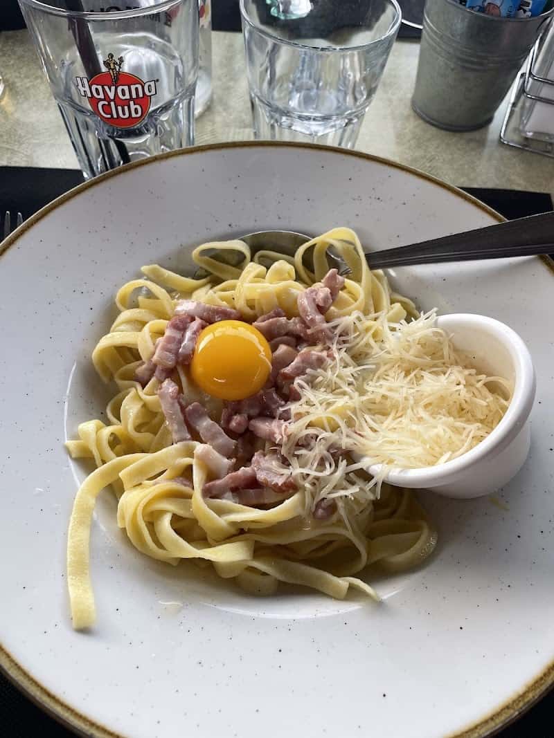 Restaurant La Brasserie des Demoiselles à Rochefort, France