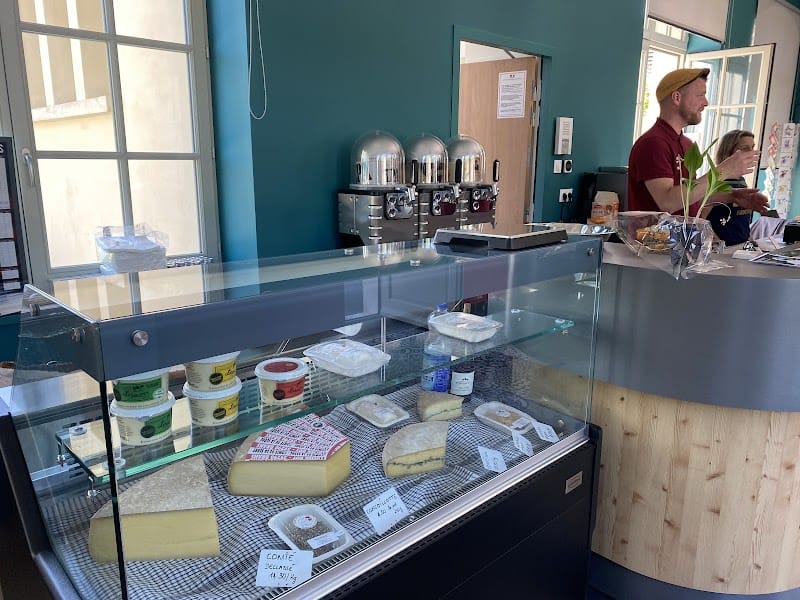 Restaurant La Capitainerie – Épicerie et Restauration à Mantoche, France