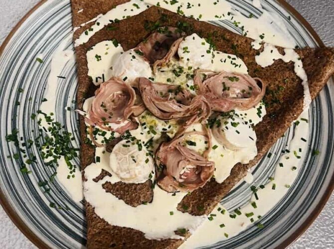 Restaurant La Cour Saint-Sauveur à Dinan, France