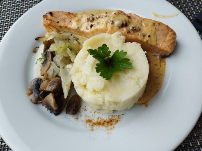 Restaurant La Croisée des Chemins à Gennevilliers, France