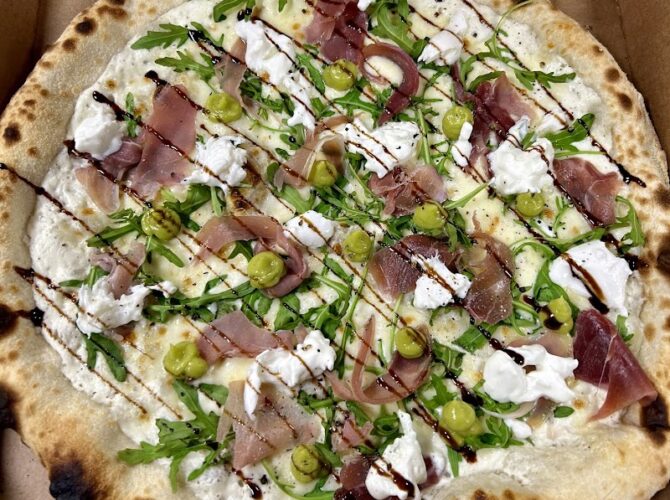 Restaurant La Cucina Pizza à Quéven, France