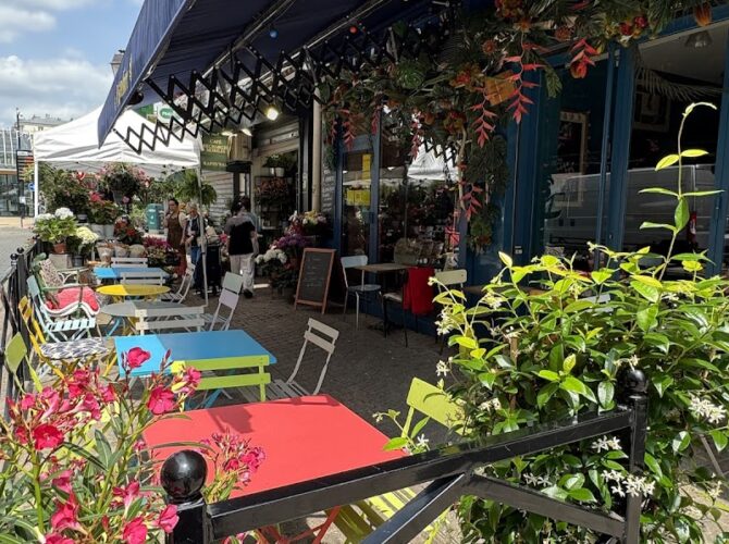 Restaurant La Galice à Courbevoie, France