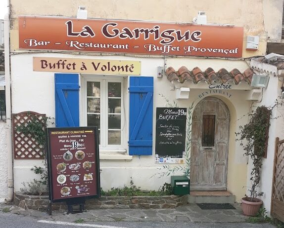 La Garrigue Bar-Restaurant-Buffet Provencal à Bormes-les-Mimosas, France