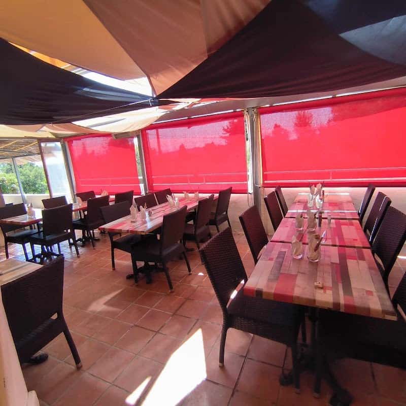 La Garrigue Bar-Restaurant-Buffet Provencal à Bormes-les-Mimosas, France