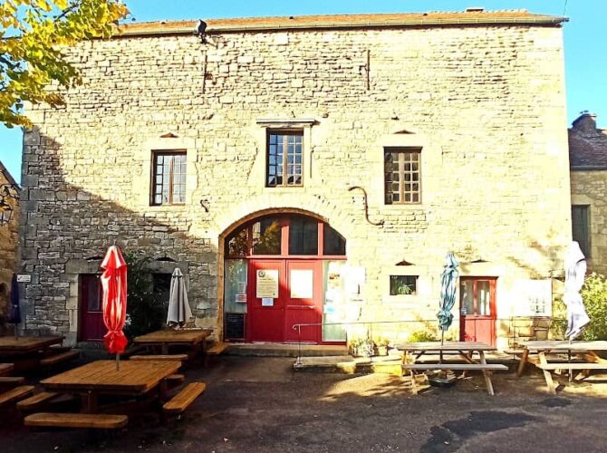Restaurant La Grange à Flavigny-sur-Ozerain, France