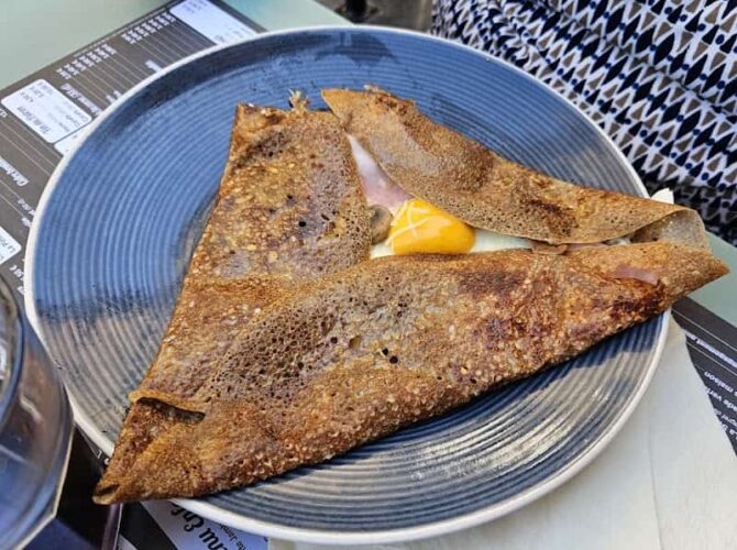 Restaurant La Main À La Pâte à Dinan, France