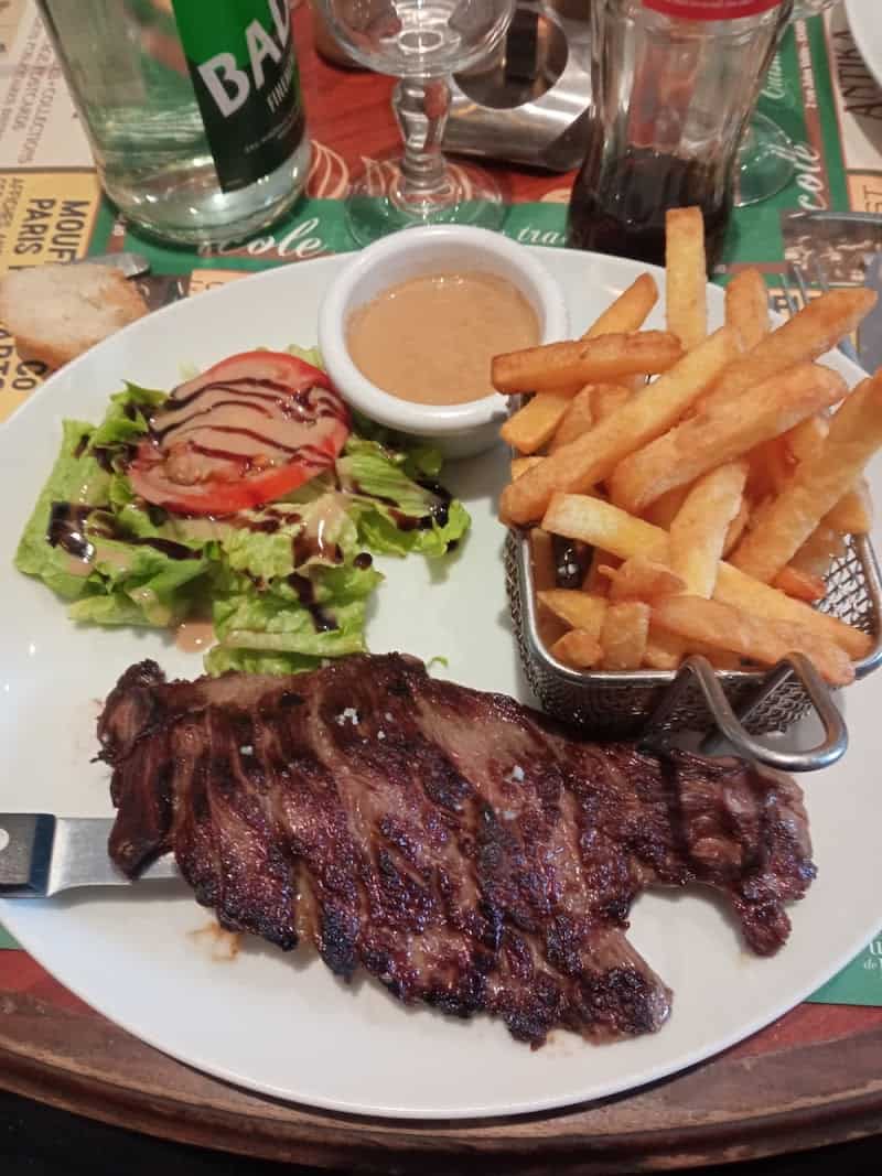 Restaurant La Péricole à Saint-Ouen-sur-Seine, France