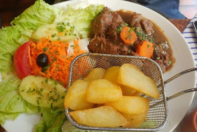 Restaurant La Petite Rose des Sables à Paris, France