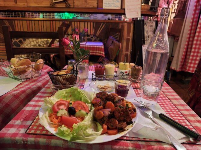 Restaurant La Petite Rose des Sables à Paris, France