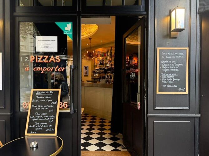 Restaurant La Piazzetta à Levallois-Perret, France