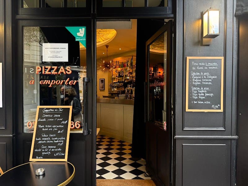 Restaurant La Piazzetta à Levallois-Perret, France