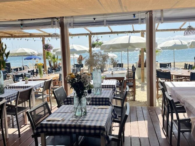 Restaurant La Plage Meynial à Bormes-les-Mimosas, France