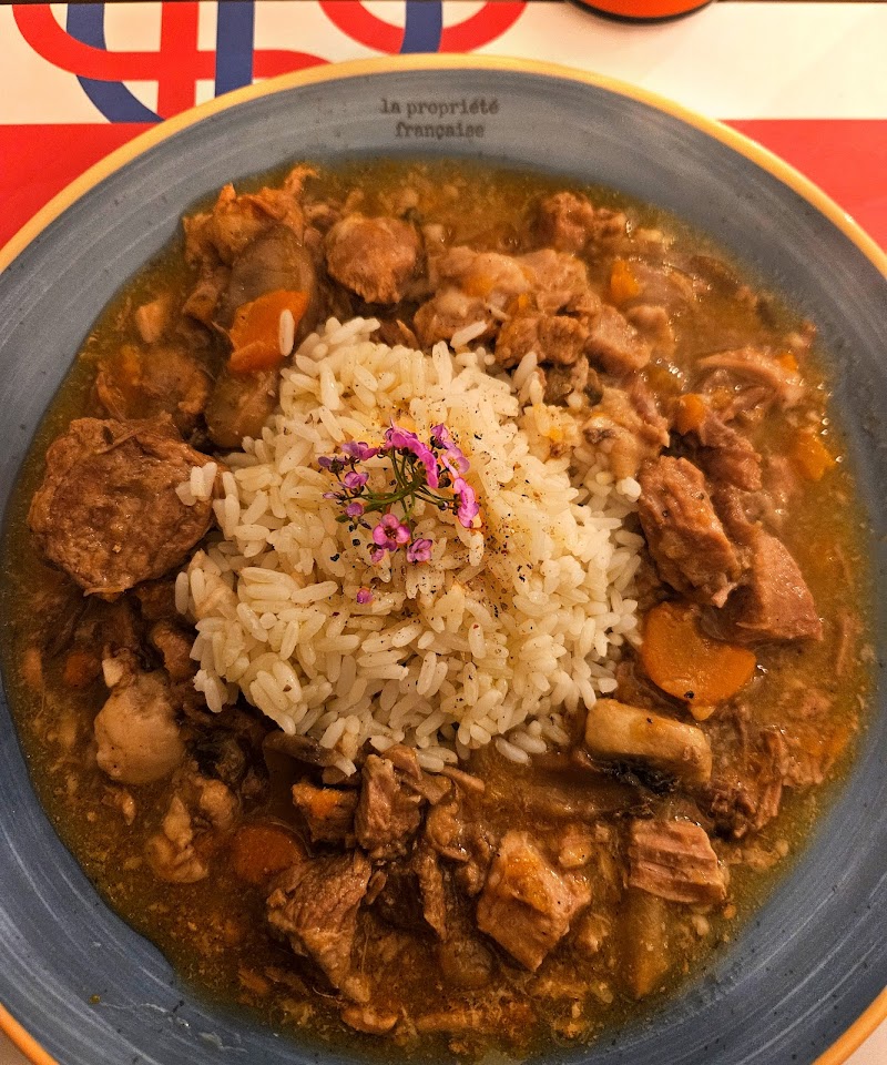 Restaurant La Propriété Française à Paris, France