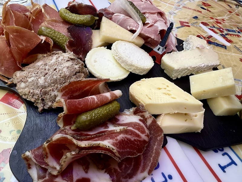 Restaurant La Propriété Française à Paris, France