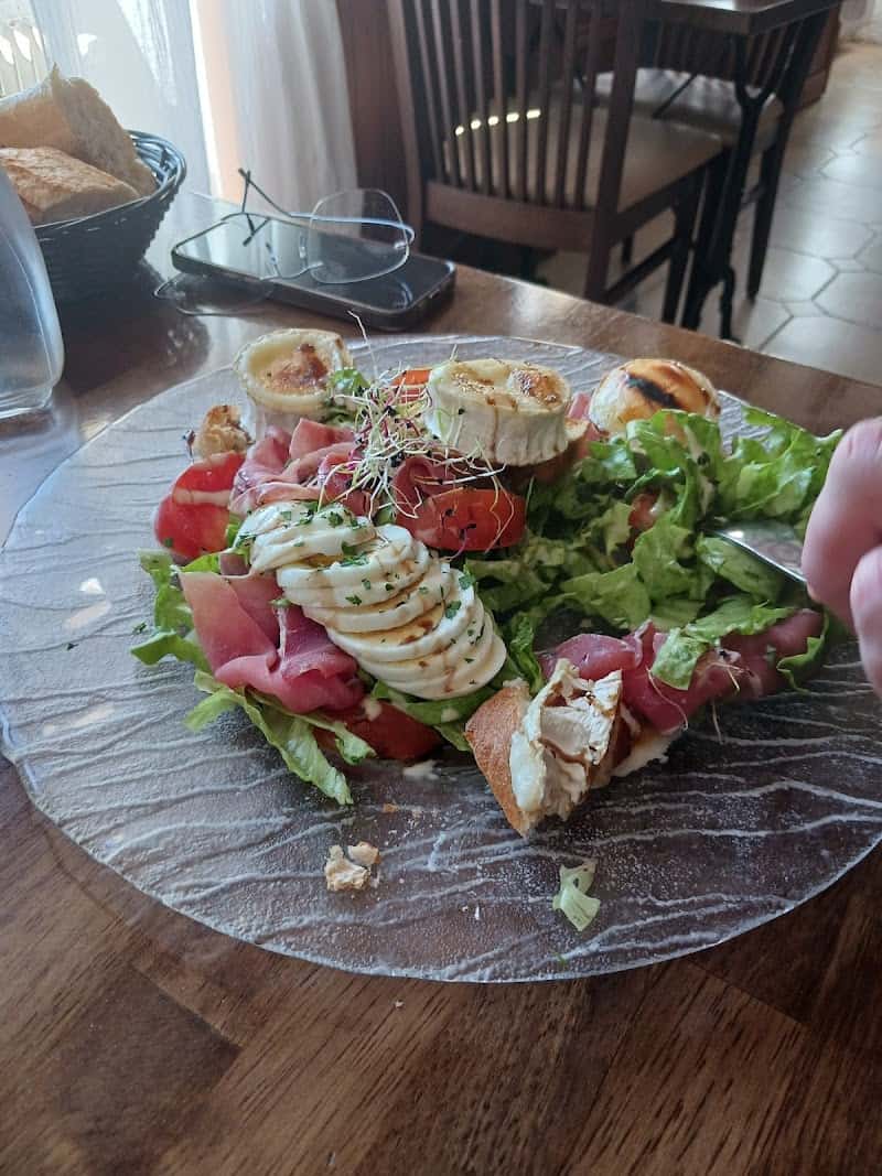 Restaurant La Remarde à Saint-Cyr-sous-Dourdan, France