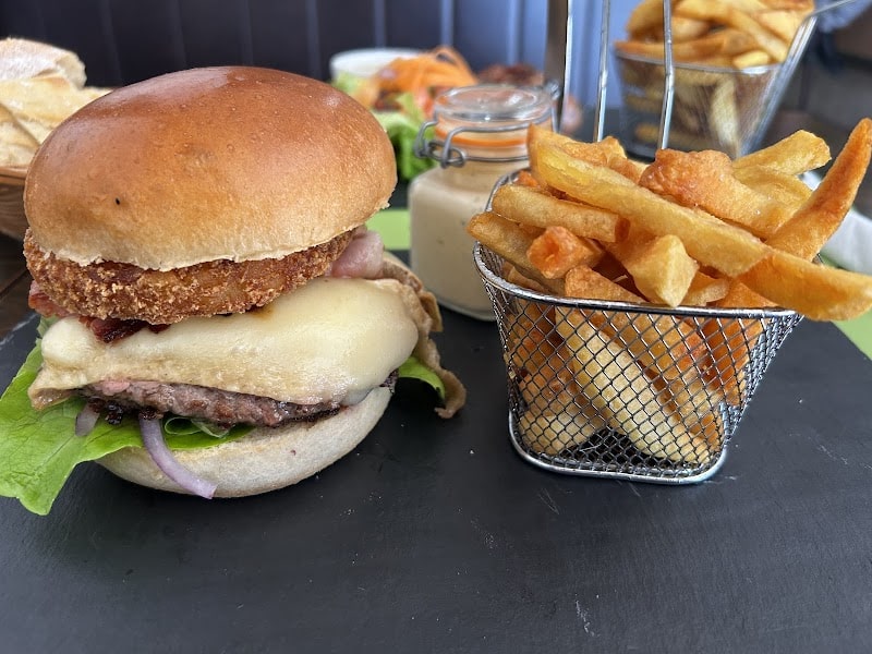 Restaurant La Rémarde à Saint-Arnoult-en-Yvelines, France
