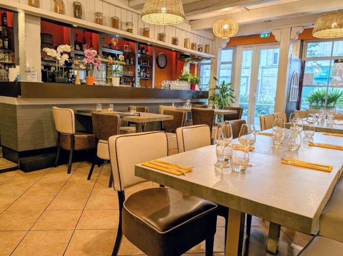 Restaurant La Route des Épices à Rochefort, France