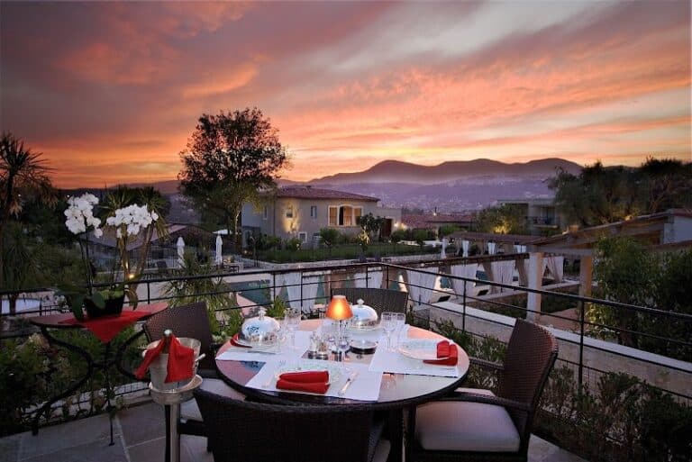 Restaurant La Table de Pierre à Saint-Paul-de-Vence, France — photo 1