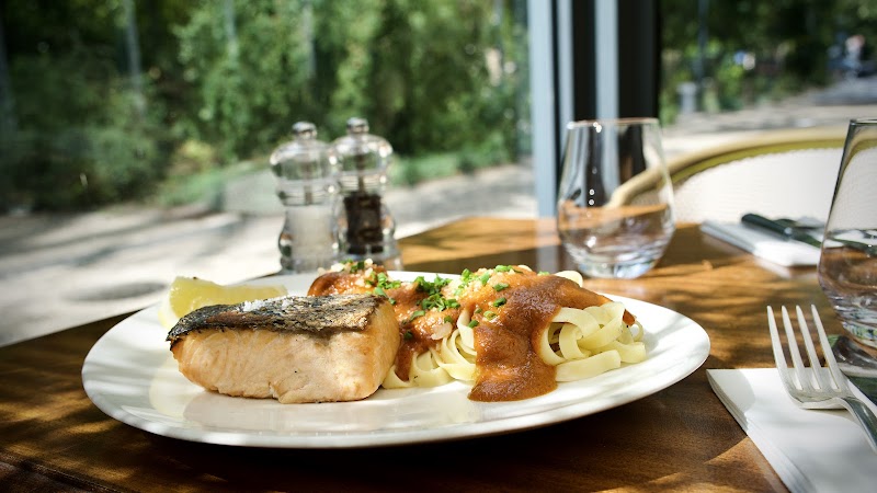 Restaurant La Table des Artistes à Courbevoie, France