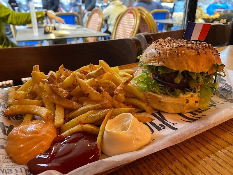 Restaurant La terrasse des puces à Saint-Ouen-sur-Seine, France