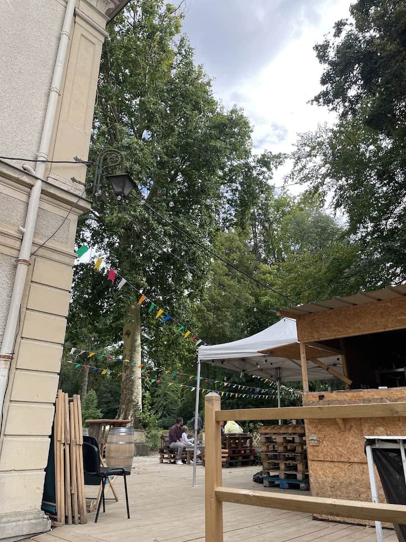 Restaurant La terrasse du parc à Dourdan, France