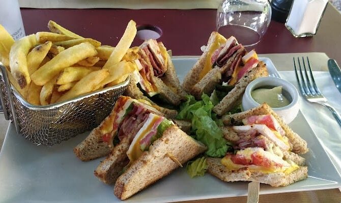 Restaurant La Tête Noire à Marnes-la-Coquette, France