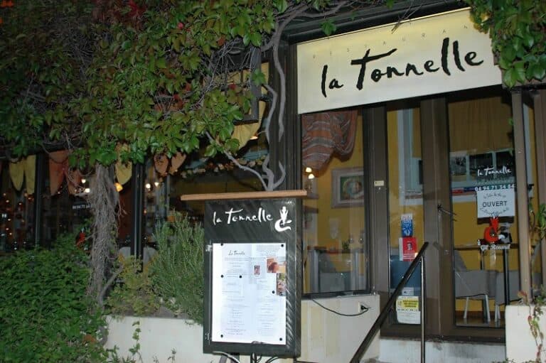 Restaurant La Tonnelle/Maison Gil Renard sous la tonnelle à Bormes-les-Mimosas, France — photo 1