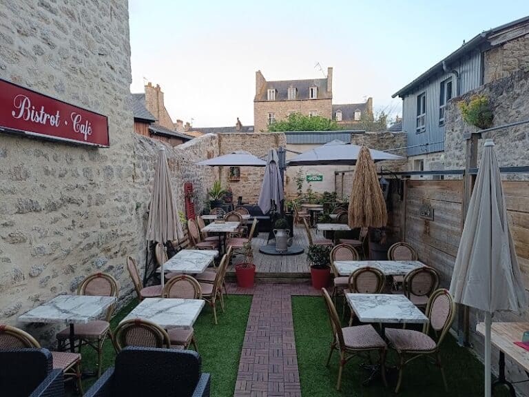 Restaurant L’Arrière Train à Dinan, France — photo 1
