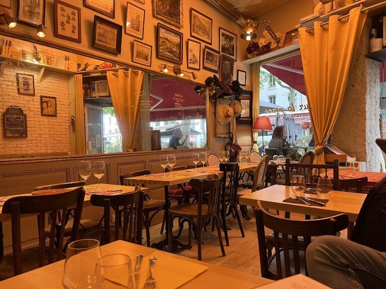 Restaurant L’assiette Sur La Place à Lyon, France — photo 1
