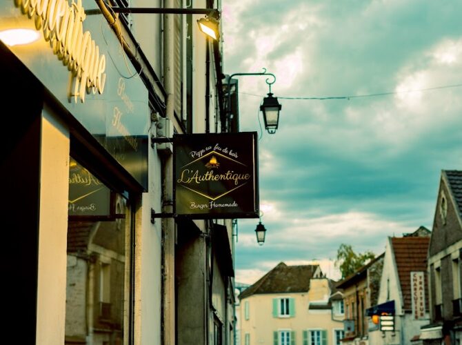 Restaurant L’authentique à Crosne, France