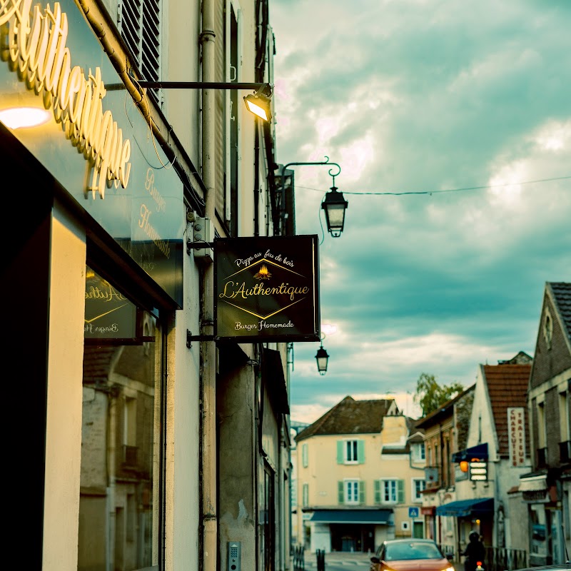 Restaurant L’authentique à Crosne, France