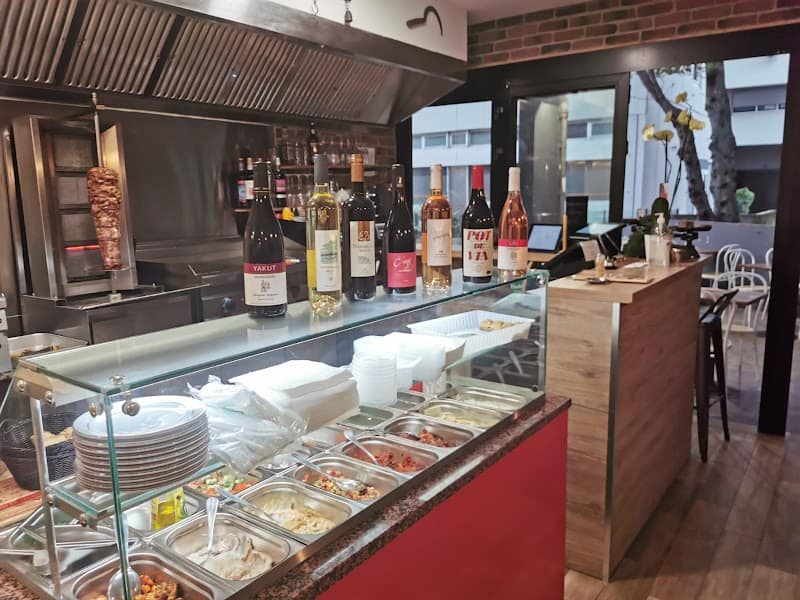 Restaurant L’Avanos à Ivry-sur-Seine, France