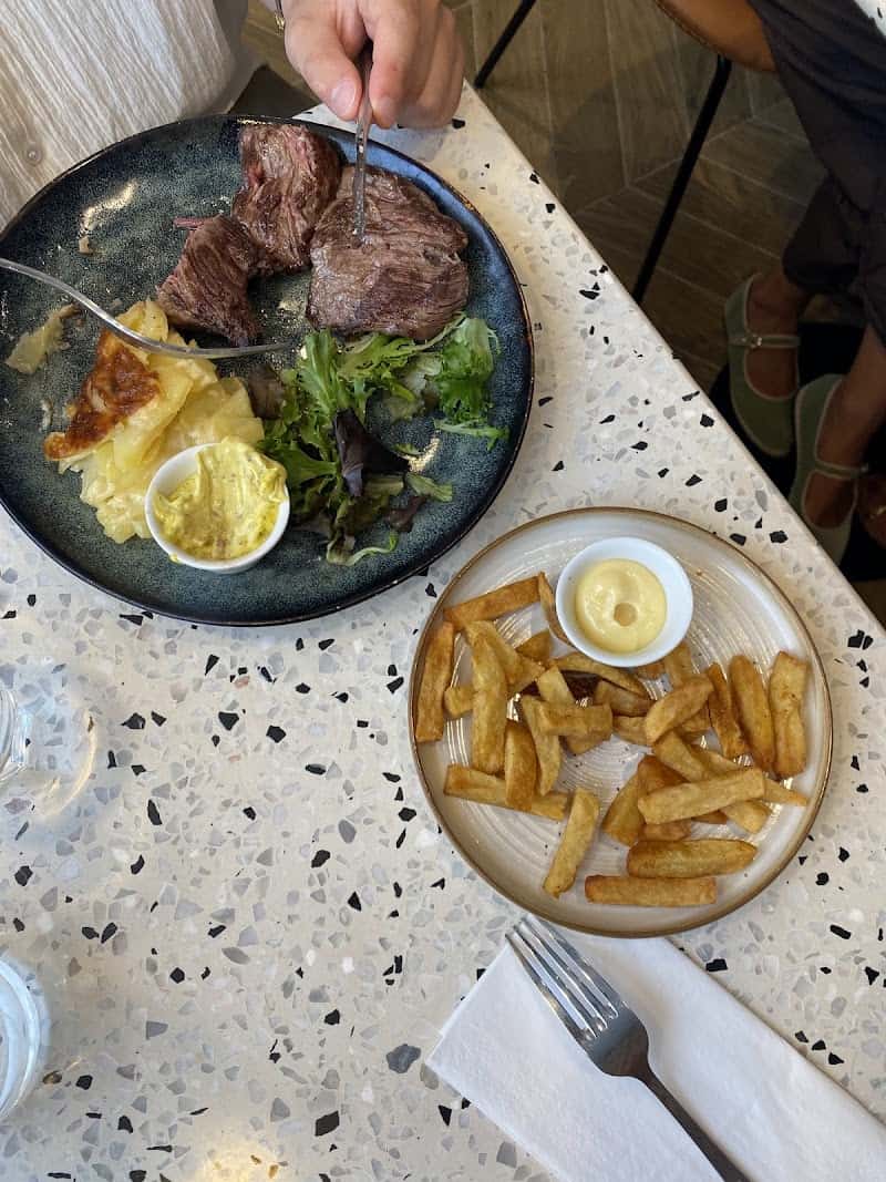 Restaurant Le 65 à Levallois-Perret, France