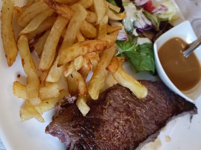 Restaurant Le Bienvenu à Courbevoie, France