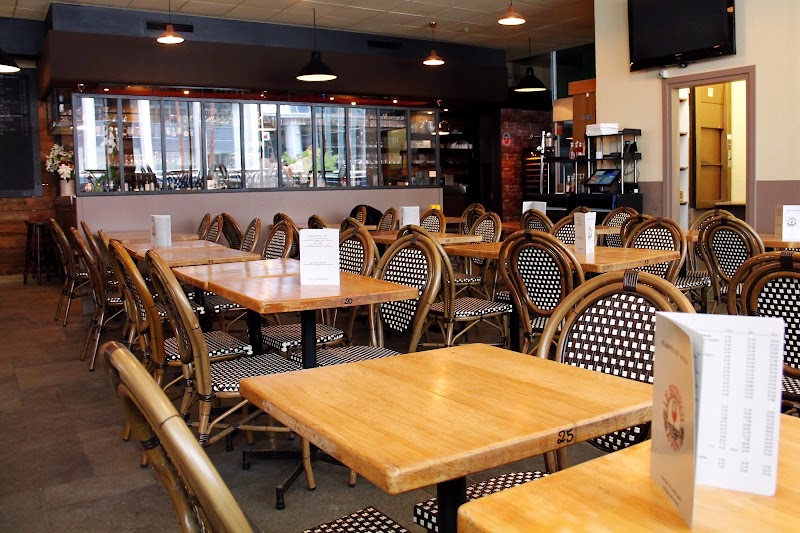 Restaurant Le Bistrot à Vin à Courbevoie, France