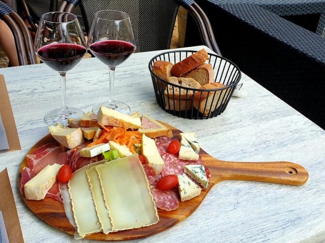 Restaurant Le Bistrot de la Cascade à Groslée-Saint-Benoit, France