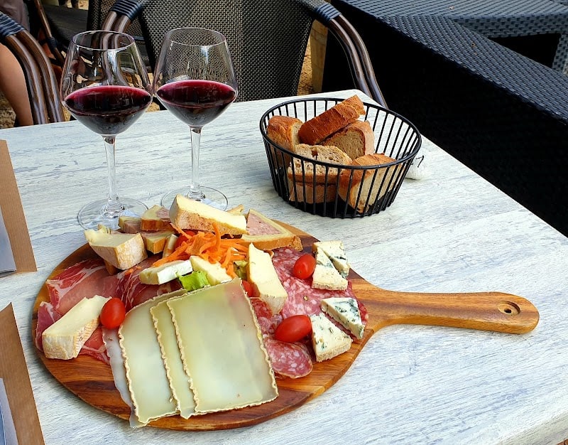 Restaurant Le Bistrot de la Cascade à Groslée-Saint-Benoit, France