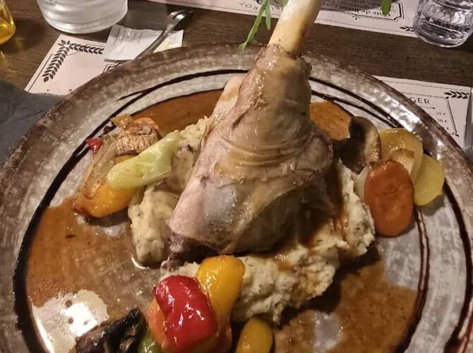 Restaurant Le Bistrot de la Cascade à Groslée-Saint-Benoit, France