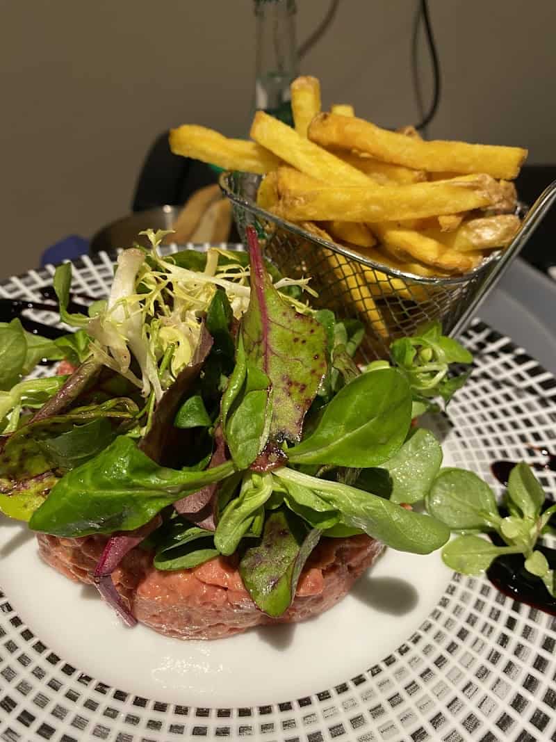 Restaurant LE BISTROT DE L’HÔTEL ACADIE à Éragny, France