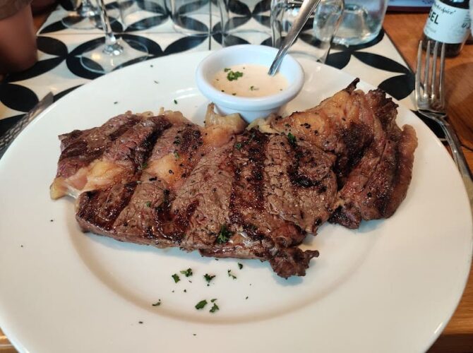 Restaurant Le Bœuf sur le Quai à Brest, France