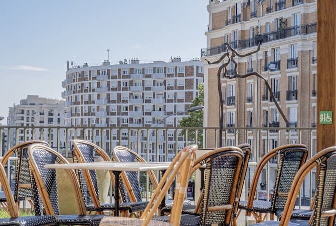 Restaurant Le Bouillon du Coq à Saint-Ouen-sur-Seine, France